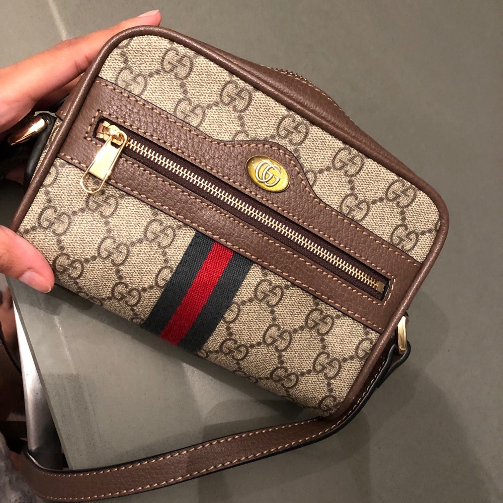 Slightly used Gucci cross bag